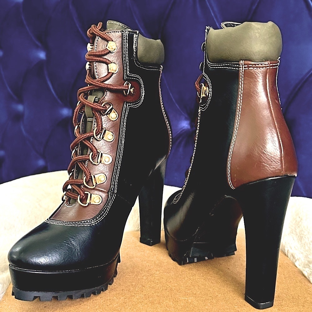 NIB - Women's high heel lace up biker boots.